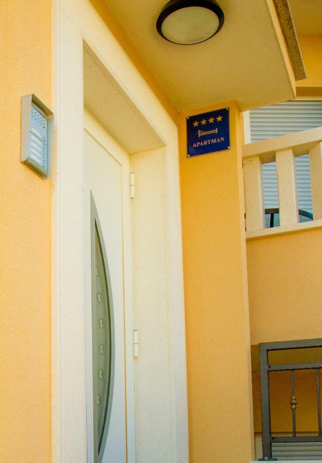 Apartment Punta Seget Vranjica Exterior photo